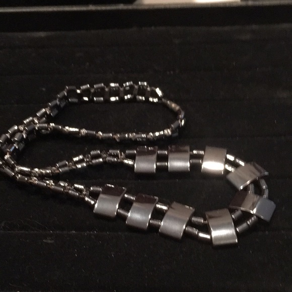 NWOT Hematite Cleopatra style necklace - Picture 3 of 4